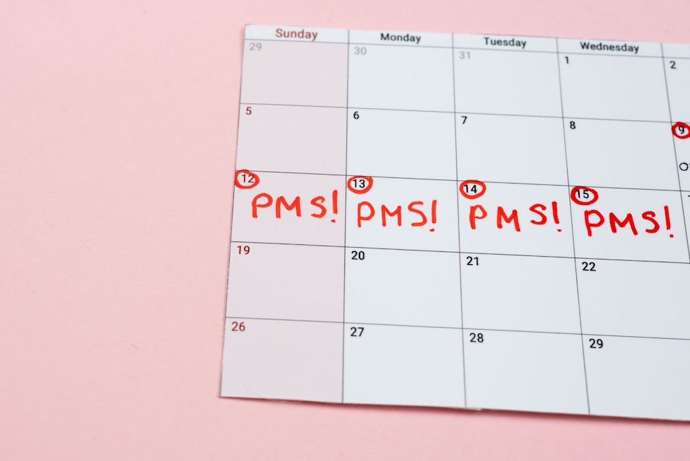 Tracking-your-PMS-symptoms-with-a-calendar